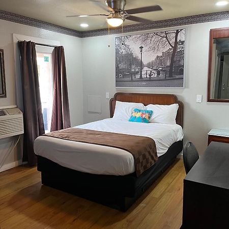 Outpost Motel Dripping Springs Εξωτερικό φωτογραφία