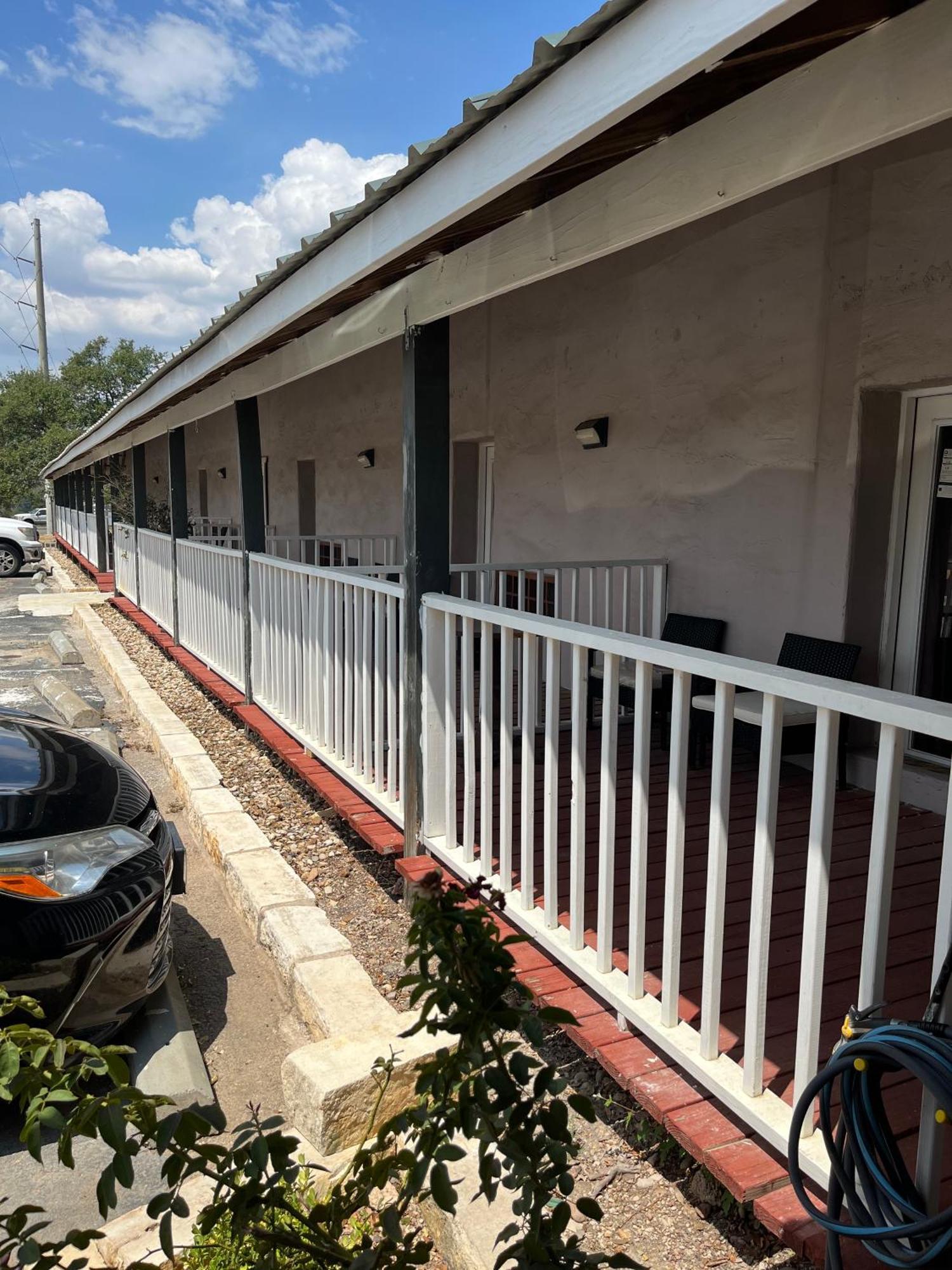 Outpost Motel Dripping Springs Εξωτερικό φωτογραφία