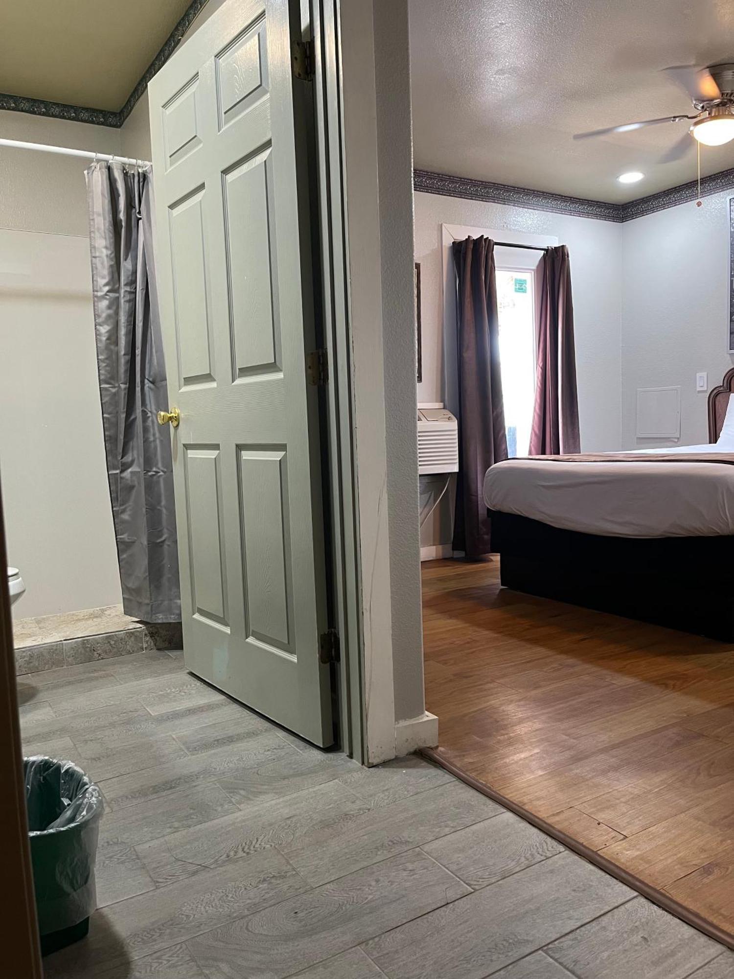 Outpost Motel Dripping Springs Εξωτερικό φωτογραφία