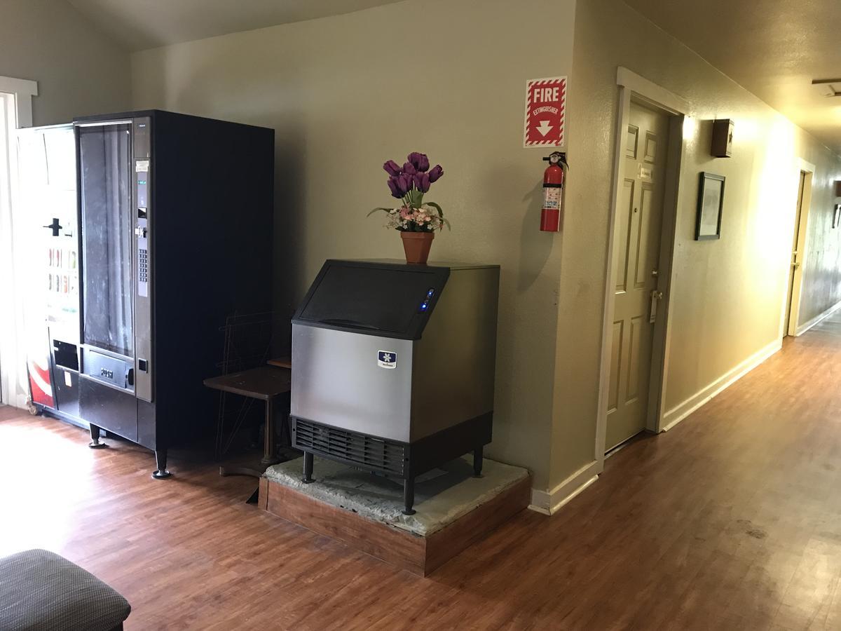 Outpost Motel Dripping Springs Εξωτερικό φωτογραφία
